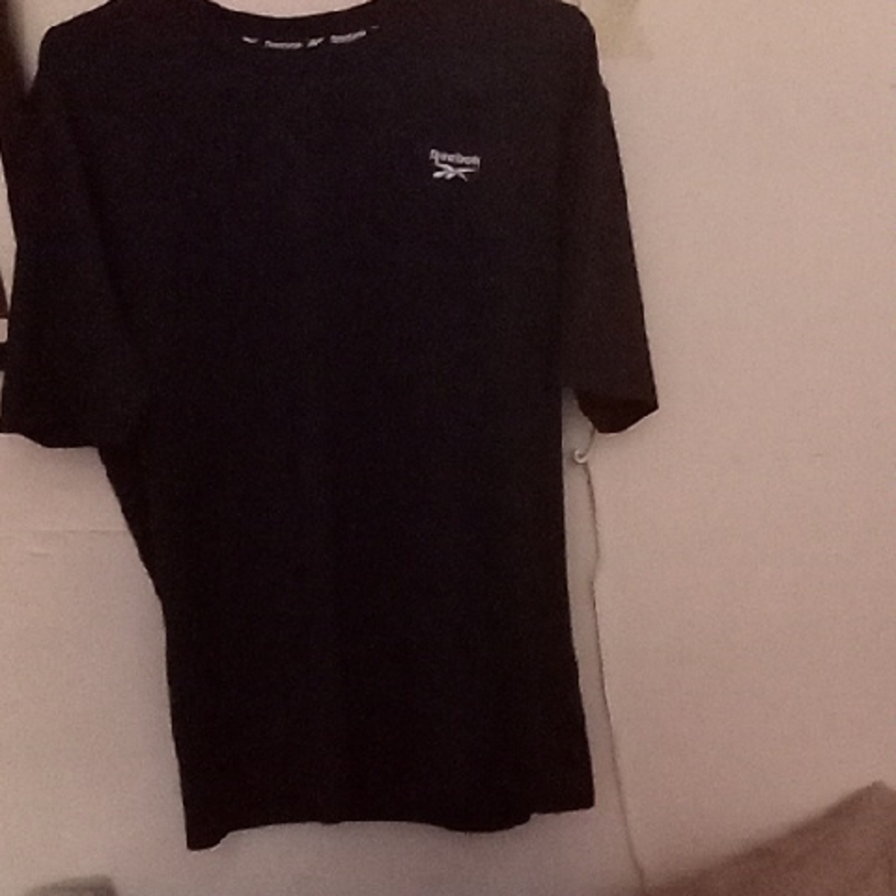 Reebok Black Short Sleeve Tee Casual Essential